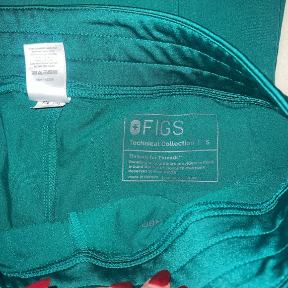 Figs Green Scrub Set - Picture 4 of 5